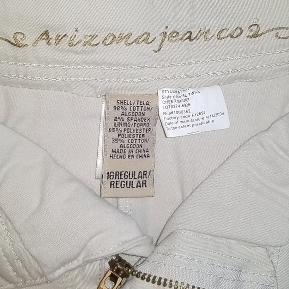 Stretchy, pleated, kahki, denim skirt. Girls 16 - Picture 9 of 10